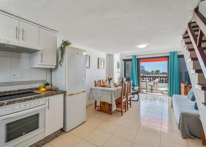 Santiago * Адехе